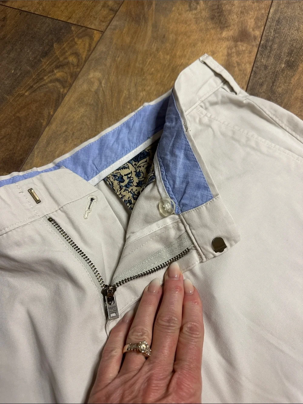 J. CREW Men's Classic 100% Cotton Khaki Shorts, Size 38, EUC